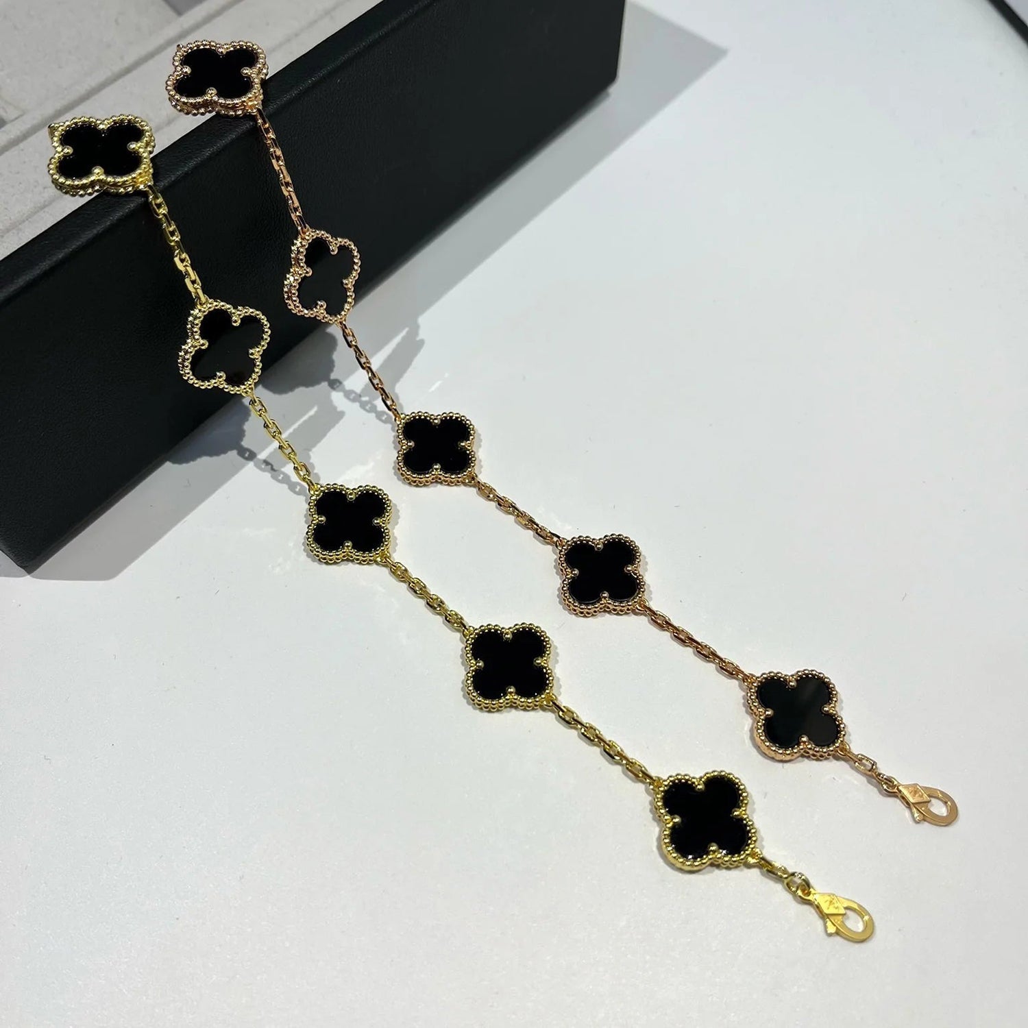 [Glow Jewelry] CLOVER 5 MOTIF ONYXS BRACELET COLLECTION
