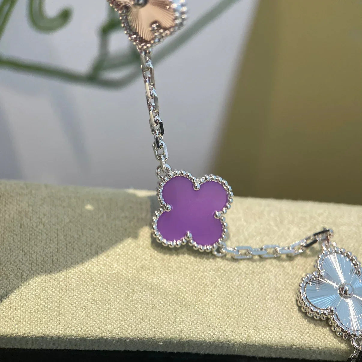 [Glow]New  CLOVER 5 MOTIF VIOLET BRACELET COLLECTION