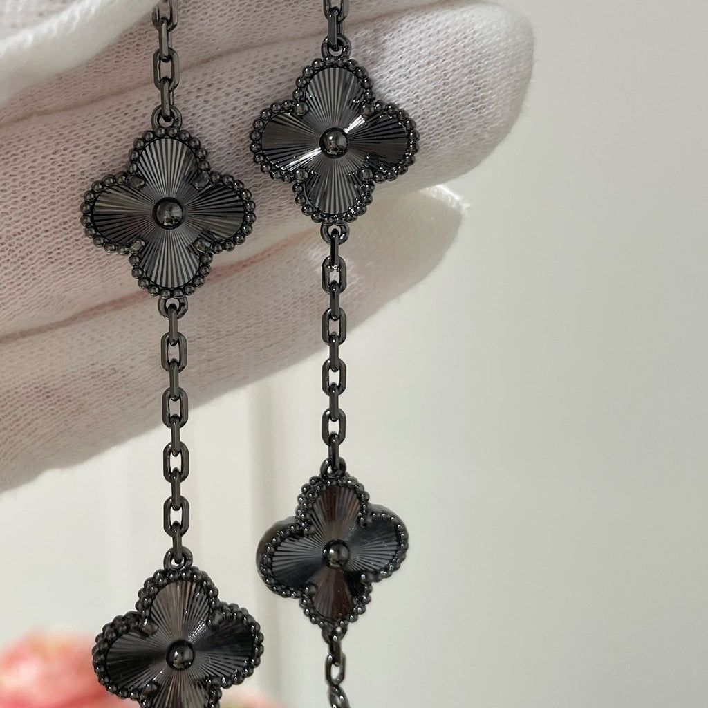 [Glow]New CLOVER 5 MOTIF BLACK BRACELET