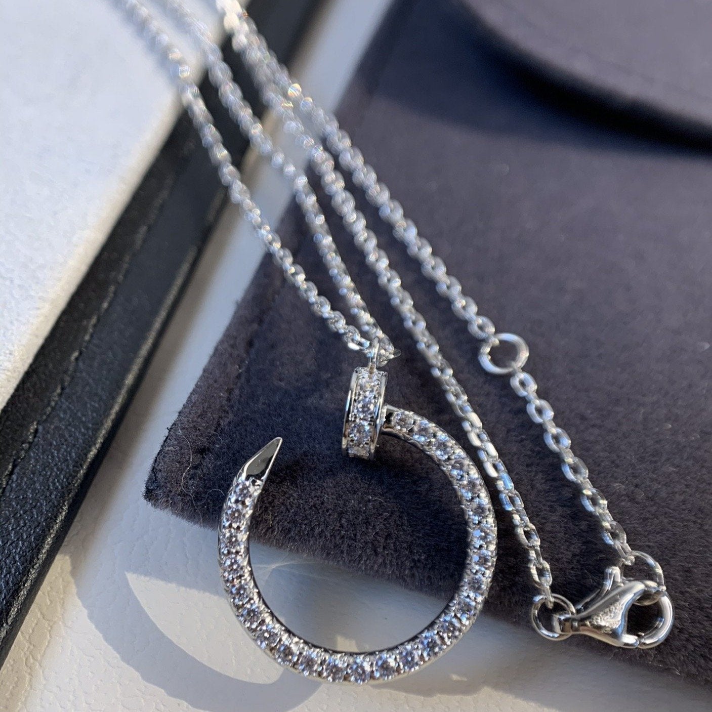 GlowJUSTE NECKLACE SILVER DIAMONDS