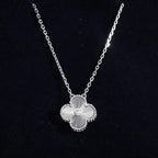 ¡®Glow¡¯CLOVER  15MM DIAMOND LASER NECKLACE SILVER