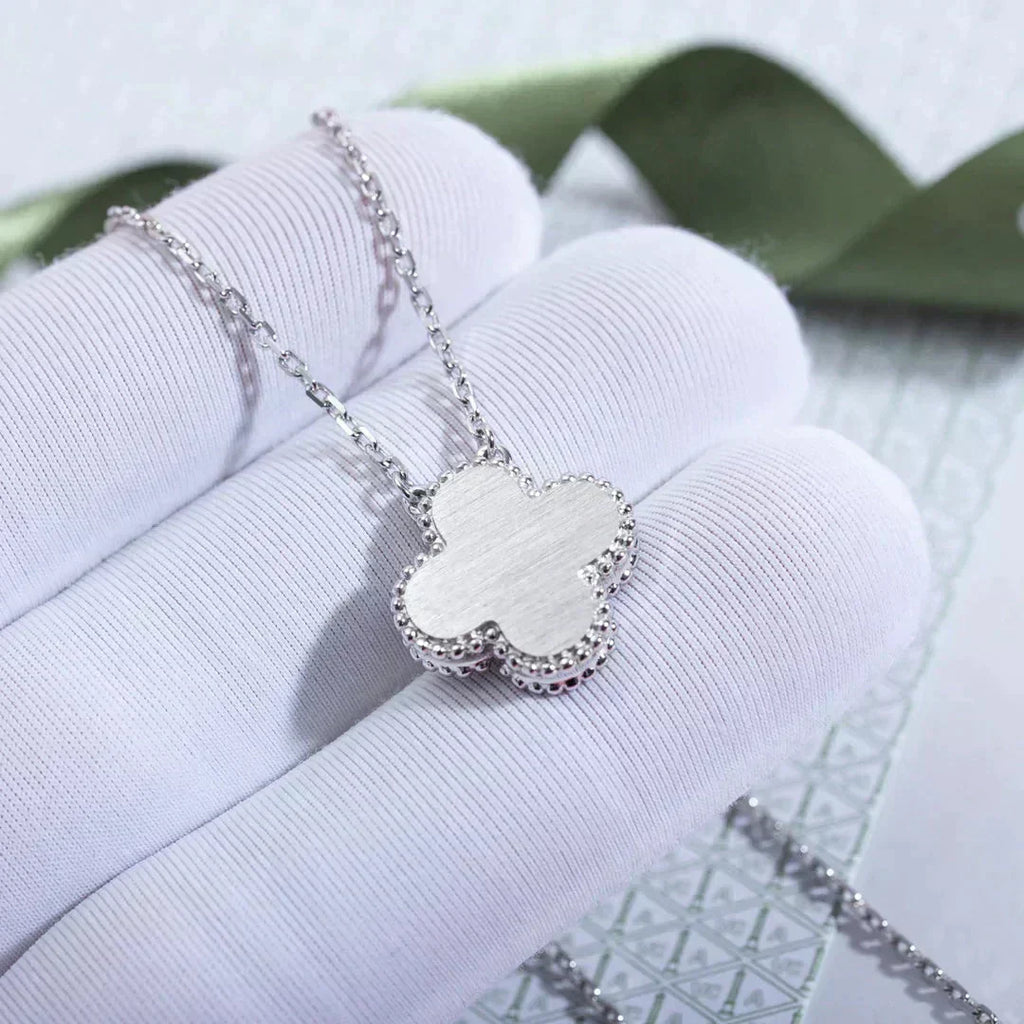 ¡®Glow¡¯CLOVER  15MM DIAMOND LASER NECKLACE SILVER