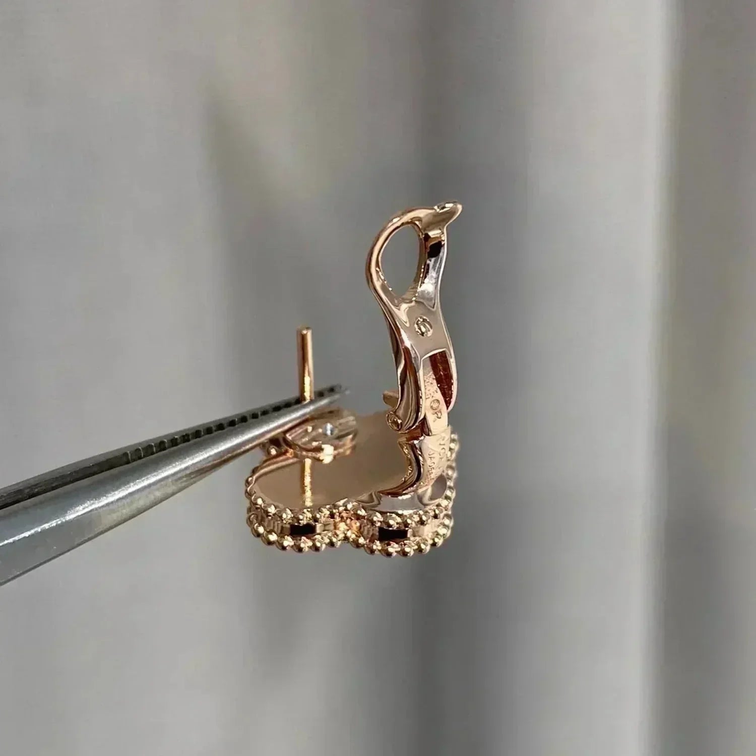 ¡®Glow¡¯CLOVER MEDIUM 1 MOTIFS  PINK MOP DIAMOND EARRINGS
