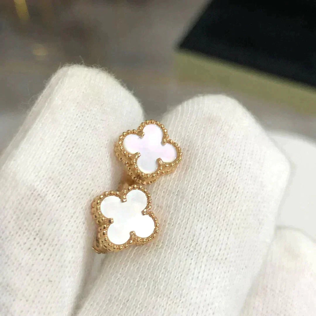 ¡®Glow¡¯CLOVER MINI 9.5MM WHITE MOP EARRINGS