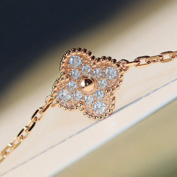 ¡®Glow¡¯CLOVER 20 MOTIFS LASER DIAMOND NECKLACE