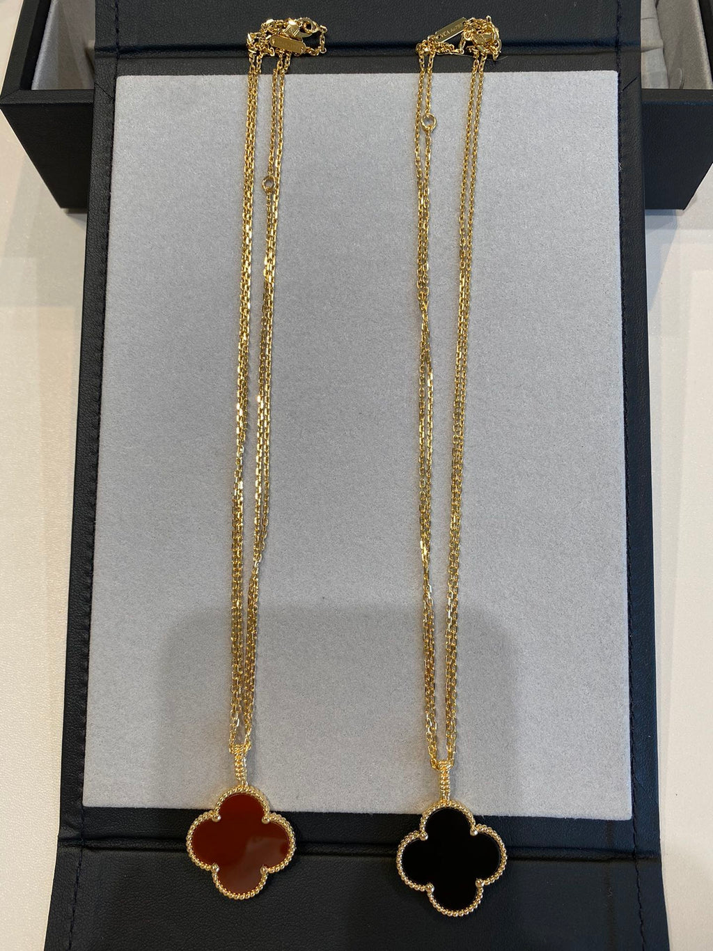 ¡®Glow¡¯CLOVER 25MM NECKLACE GOLD CARNELIAN