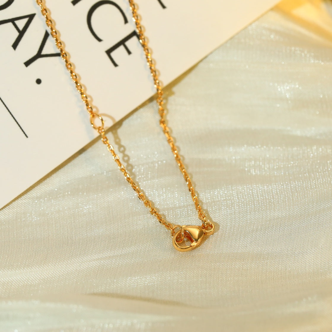 GlowVOLT SILVER DIAMOND PEDANT NECKLACE