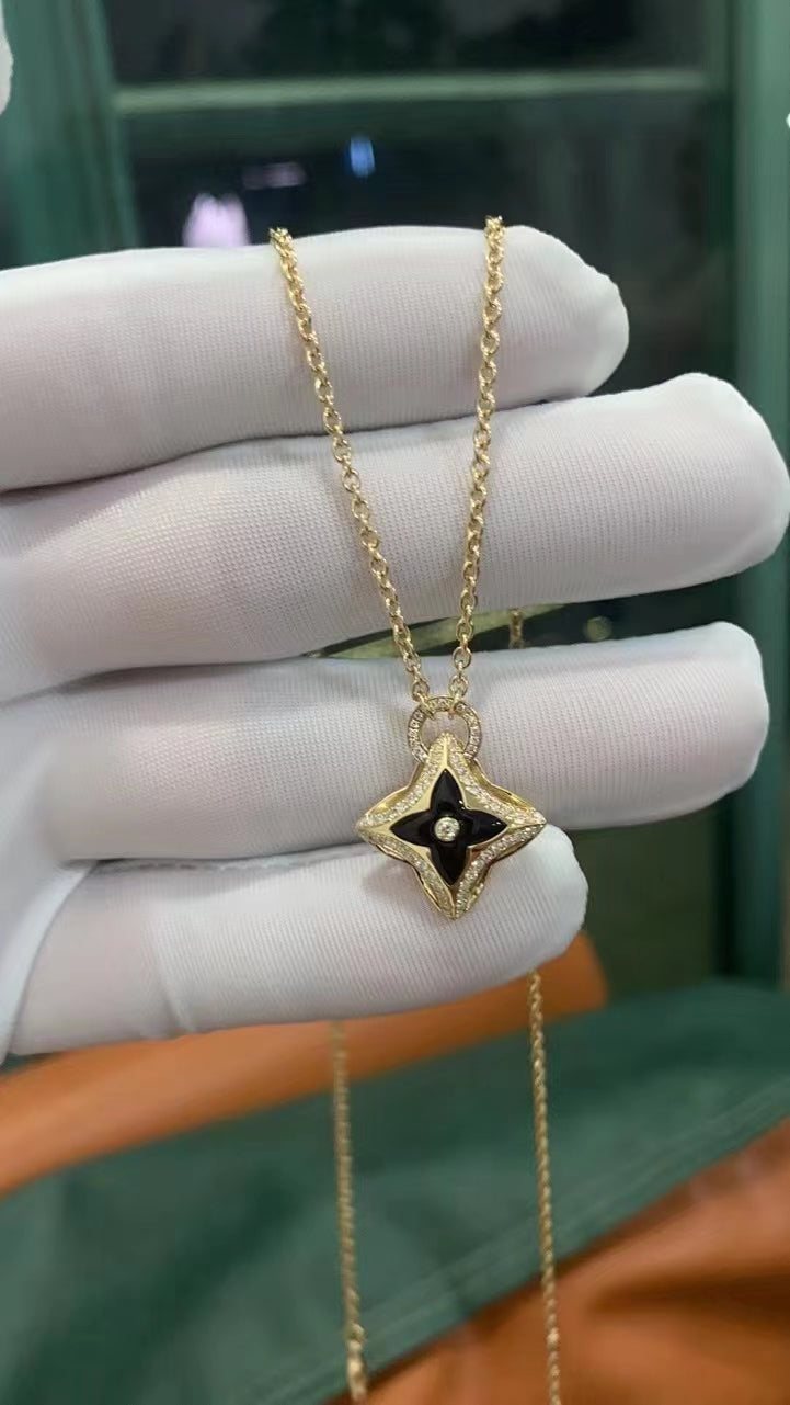 GlowSTAR PEDANT PINK GOLD DIAMOND NECKLACE