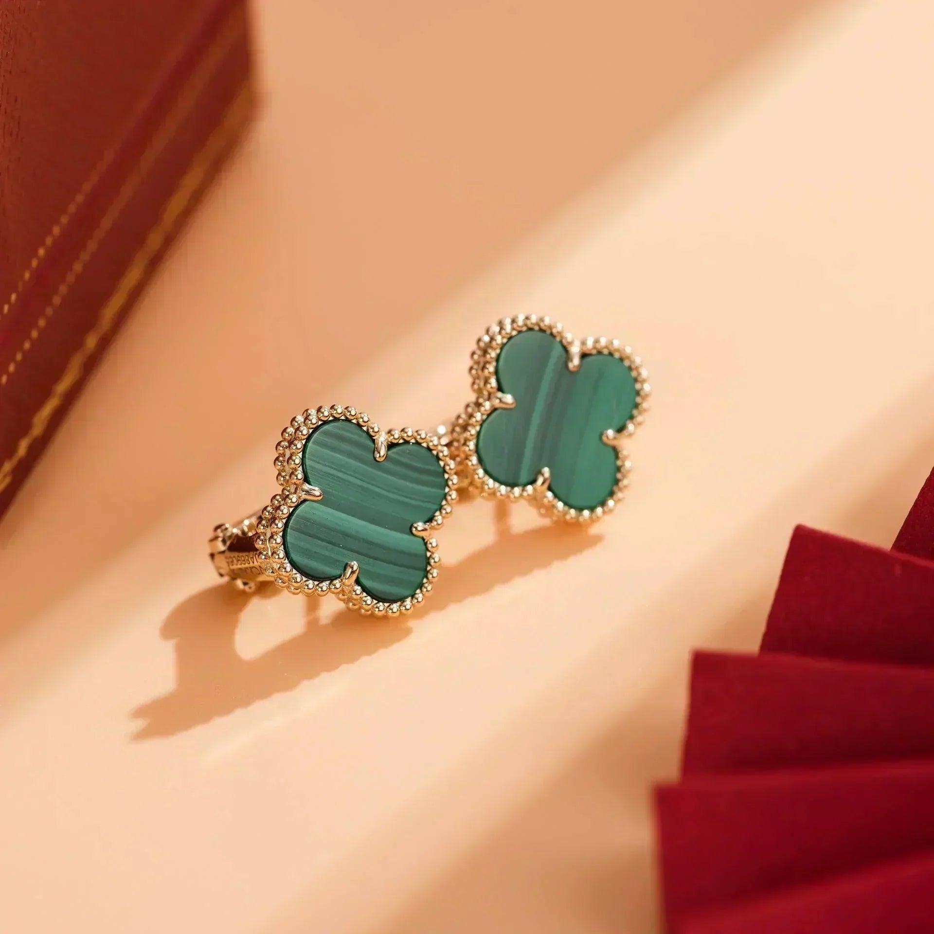 ¡®Glow¡¯CLOVER MEDIUM 1 MOTIFS MALACHITE  EARRINGS