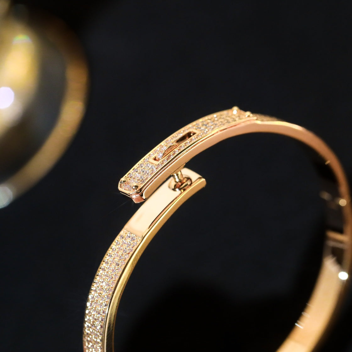 GlowKELLY BRACELET DIAMOND PAVED