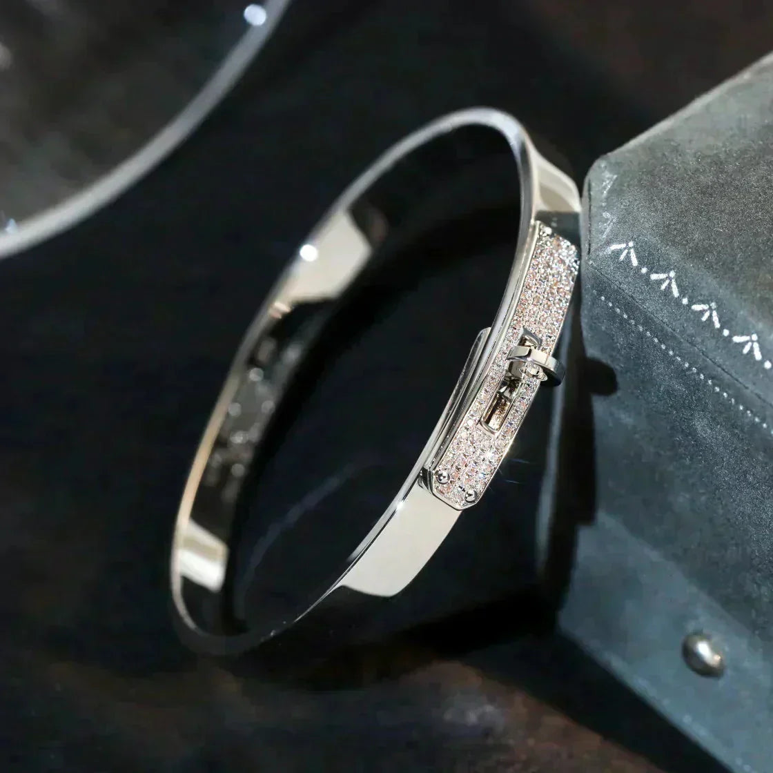 GlowKELLY SILVER DIAMOND BRACELET