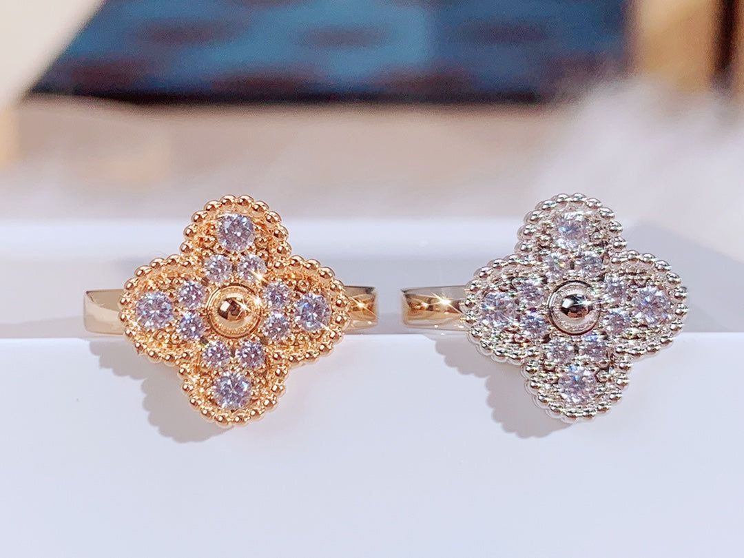 ¡®Glow¡¯CLOVER DIAMOND RING