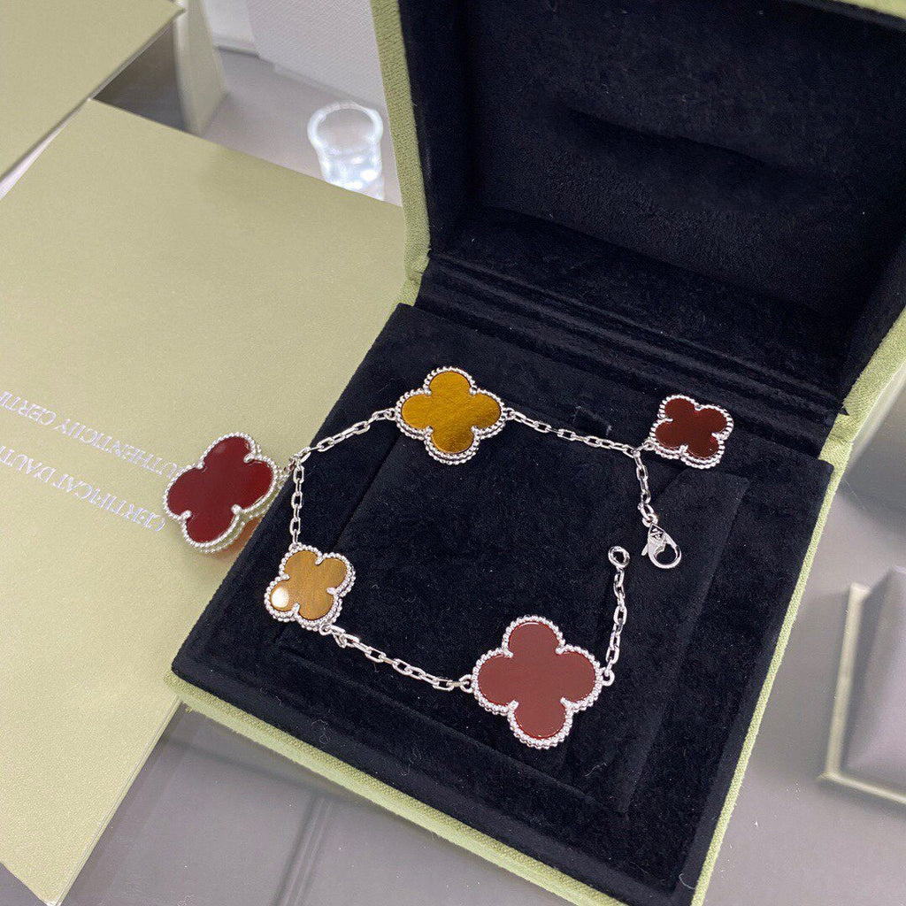¡®Glow¡¯CLOVER 5 MOTIFS SIVLER CARNELIAN TIGER EYE BRACELET