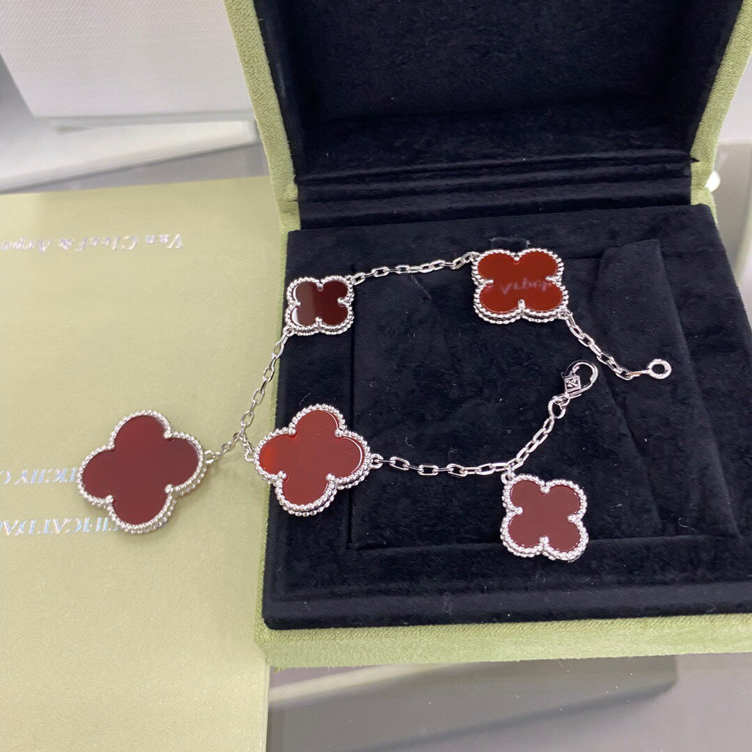 ¡®Glow¡¯CLOVER 5 MOTIFS SIVLER CARNELIAN BRACELET