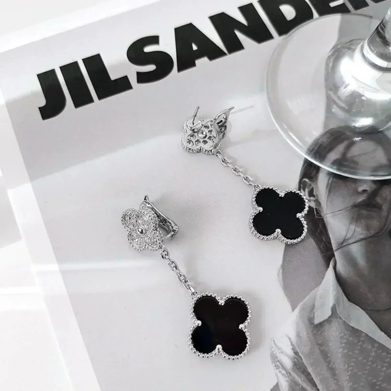 ¡®Glow¡¯CLOVER 2 MOTIFS  DIAMOND ONYX EARRINGS SILVER