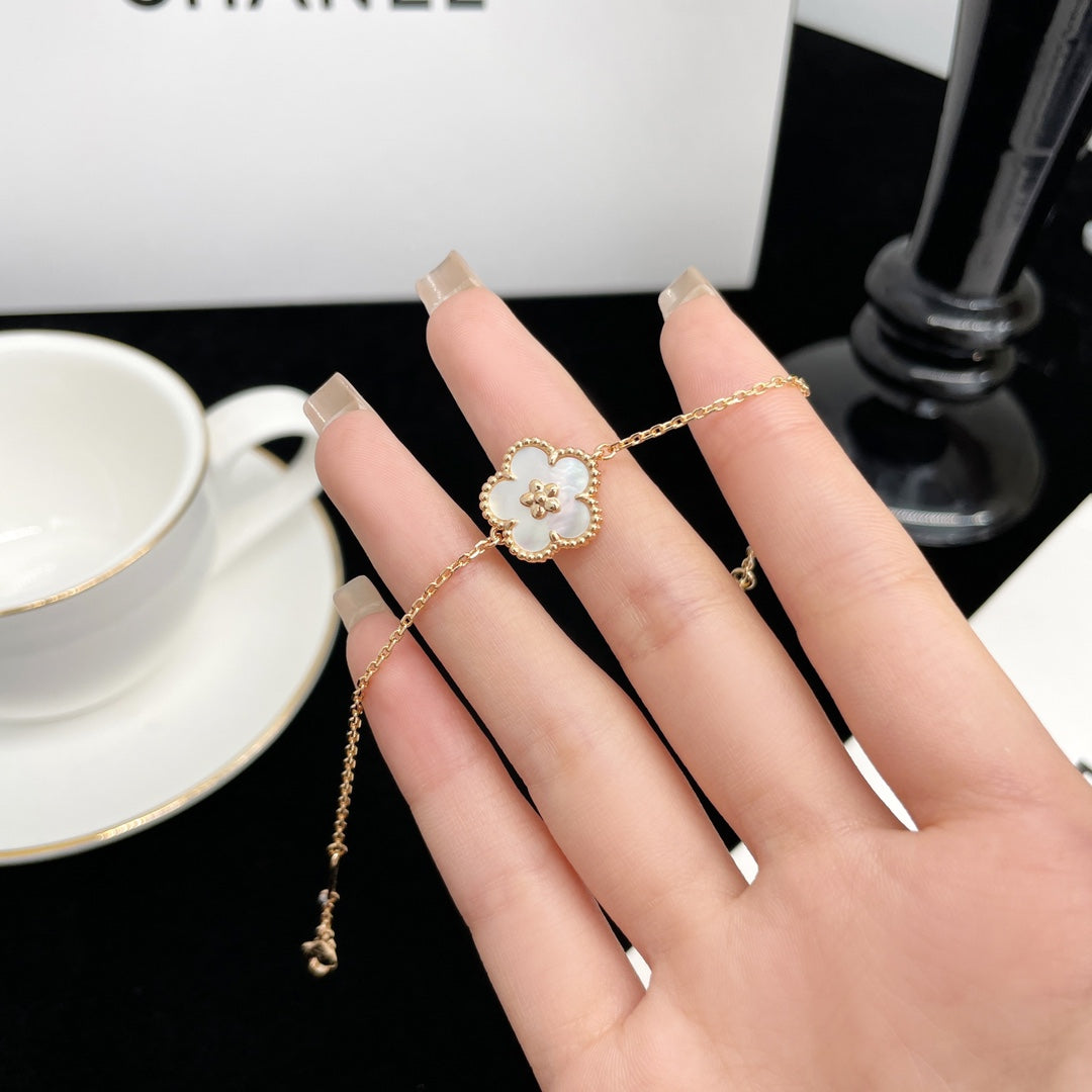 ¡®Glow¡¯LUCKY SPRING ROSE GOLD MOP BRACELET