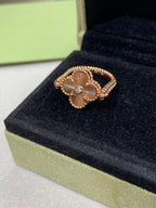 ¡®Glow¡¯CLOVER RIVERSIBLE ROSE GOLD RING