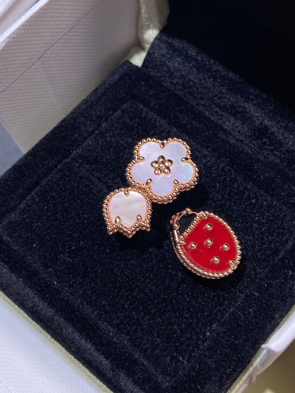 ¡®Glow¡¯LUCKY 3 MOTIF ROSE GOLD RING