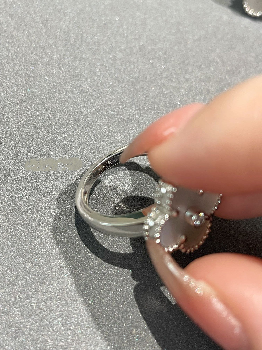 ¡®Glow¡¯CLOVER SILVER MOP DIAMOND RING