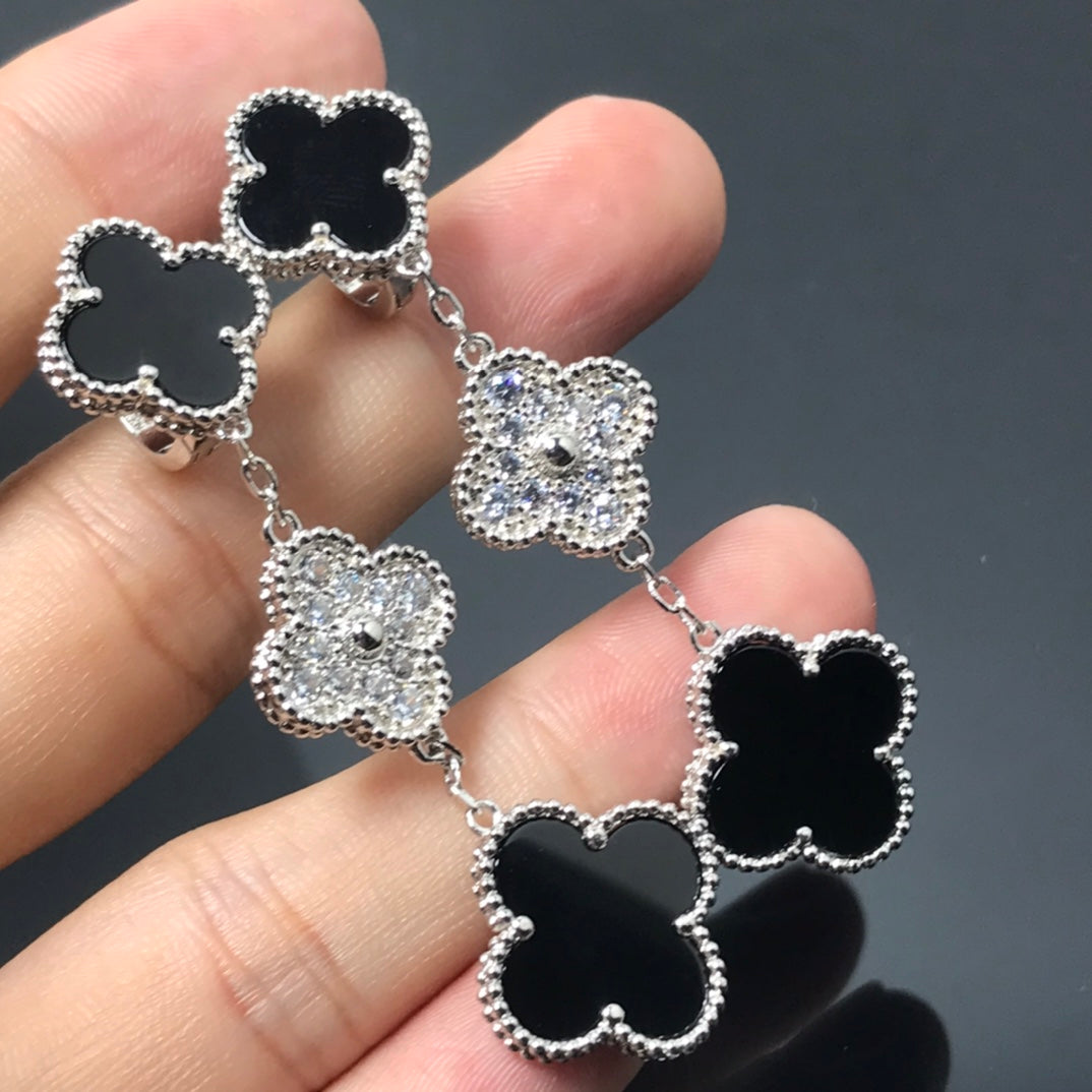 ¡®Glow¡¯CLOVER 3 MOTIF DIAMOND ONYX SILVER EARRINGS