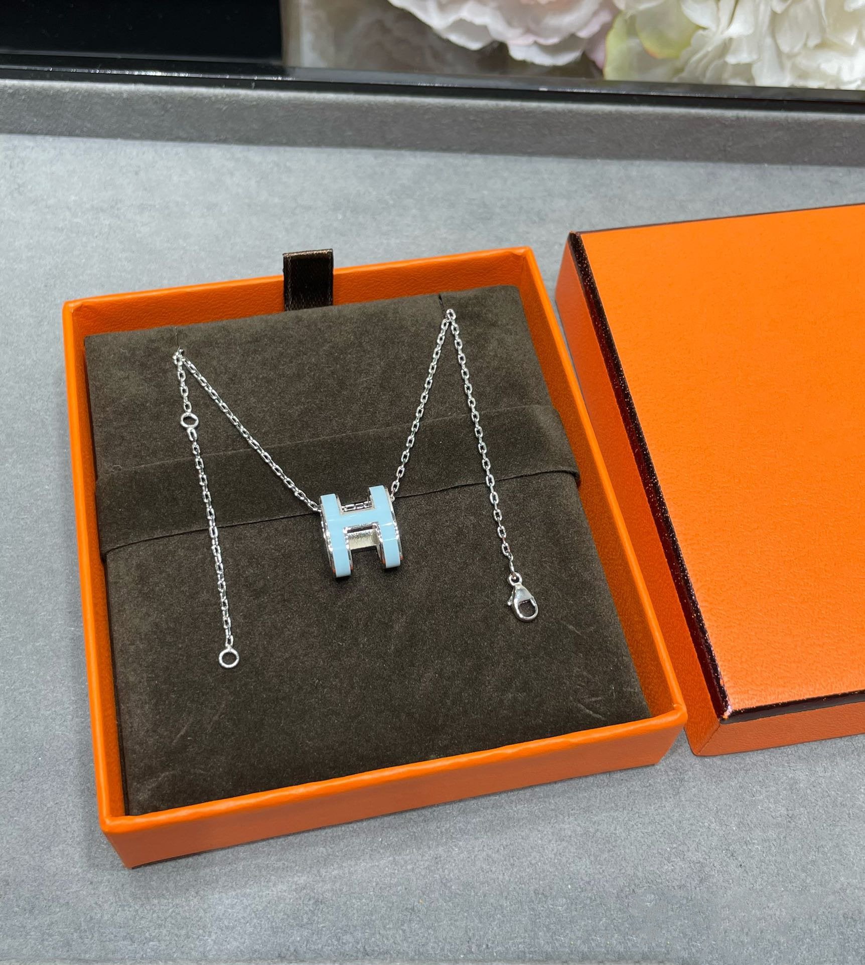 GlowPOP H SKY BLUE NECKLACE