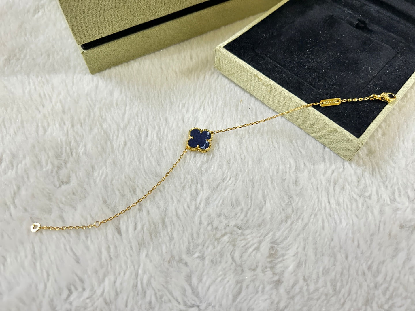 ¡®Glow¡¯CLOVER 1 MOTIF PIETERSITE BRACELET