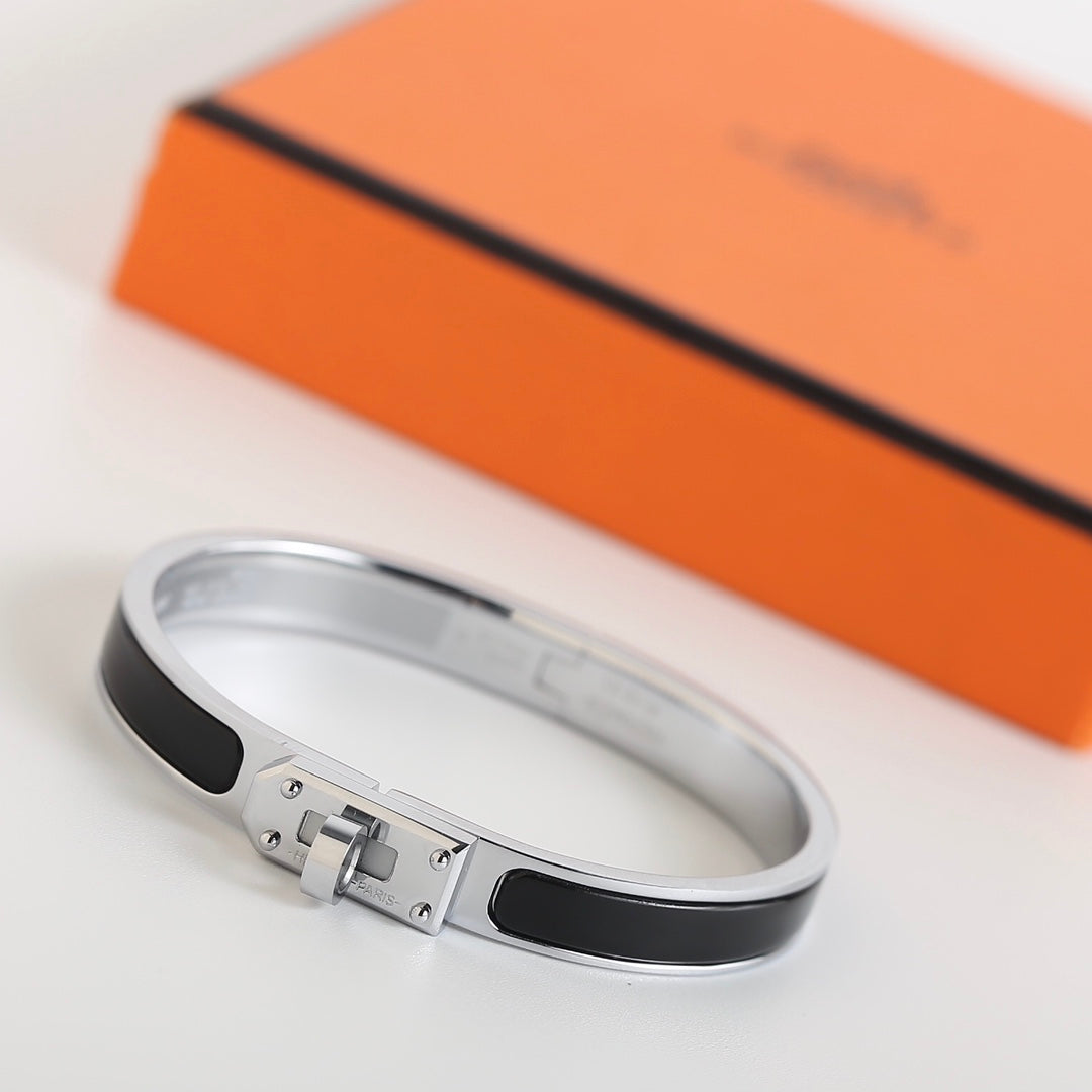 GlowHM KELLY BLACK BRACELET