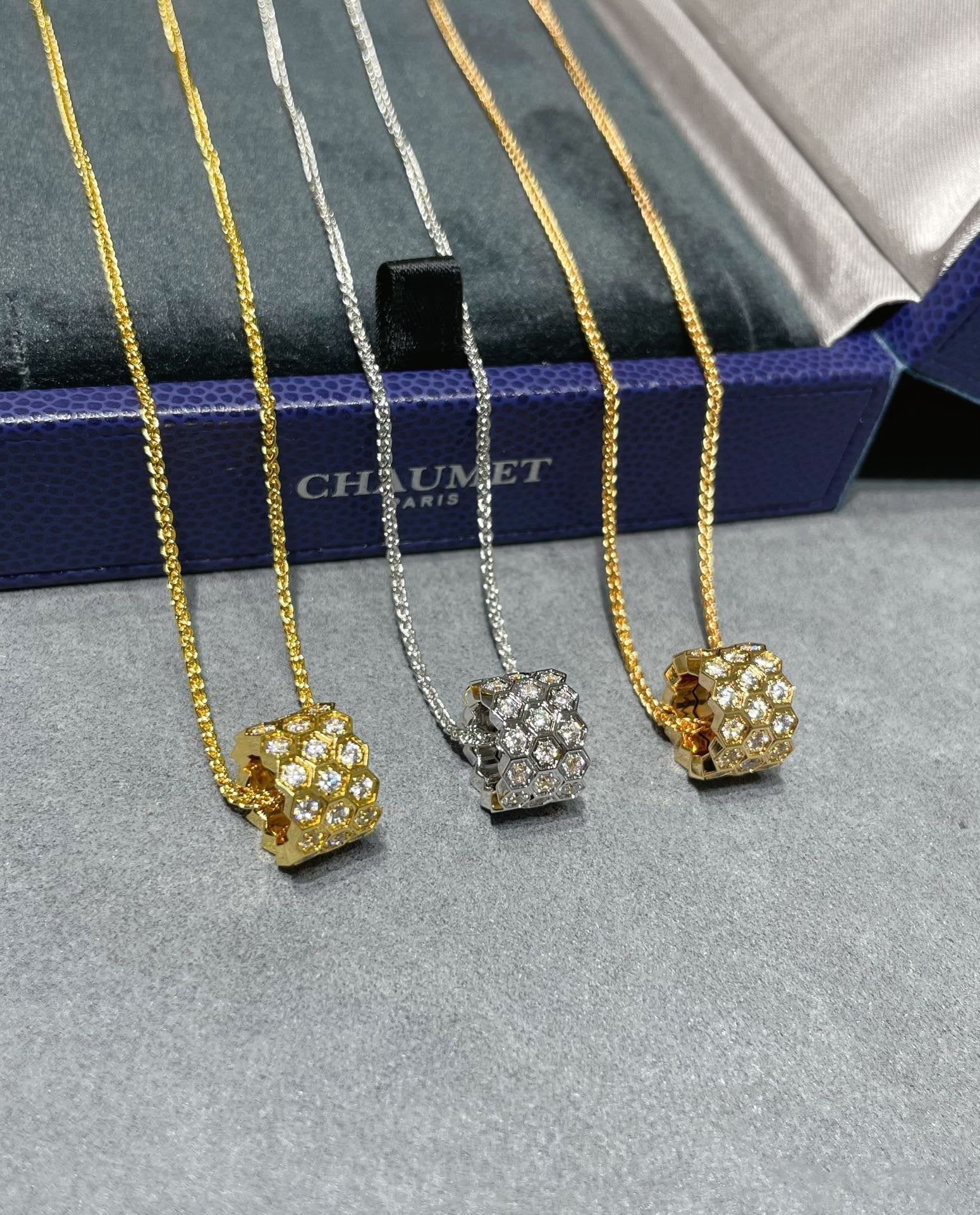 GlowBEE LOVE DIAMOND PAVED 3 ROW NECKLACE