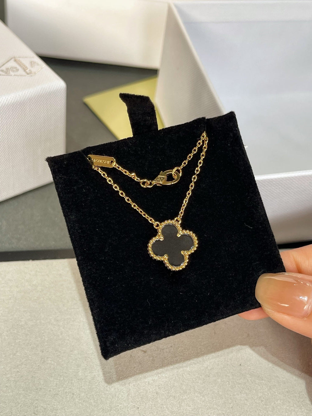 ¡®Glow¡¯CLOVER ROCK CRYSTAL ROSE GOLD NECKLACE
