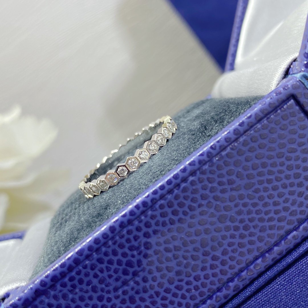 GlowBEE LOVE DIAMOND PAVED SMALL RING