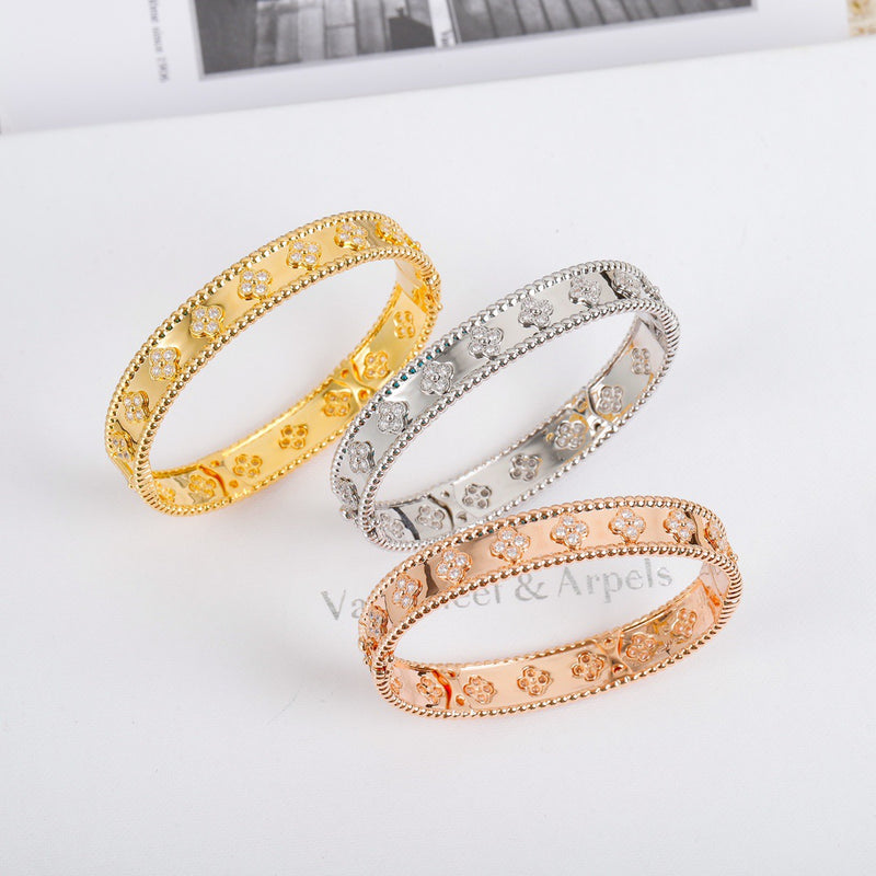¡®Glow¡¯CLOVER BRACELET 8MM DIAMONDS