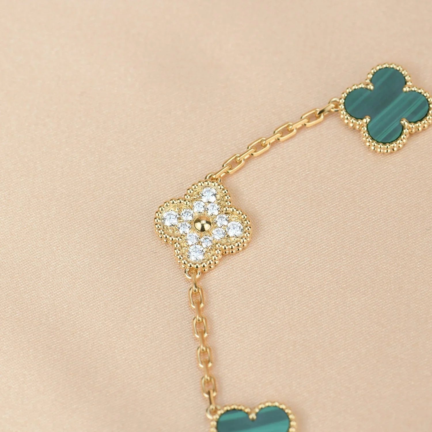 [Glow Jewelry] CLOVER 5 MOTIF MALACHITE BRACELET COLLECTION