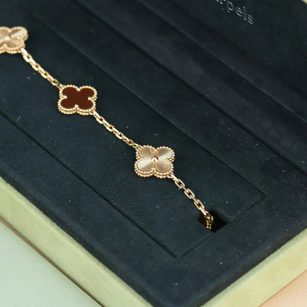[Glow Jewelry] CLOVER 5 MOTIF RED CORNELIAN BRACELET COLLECTION