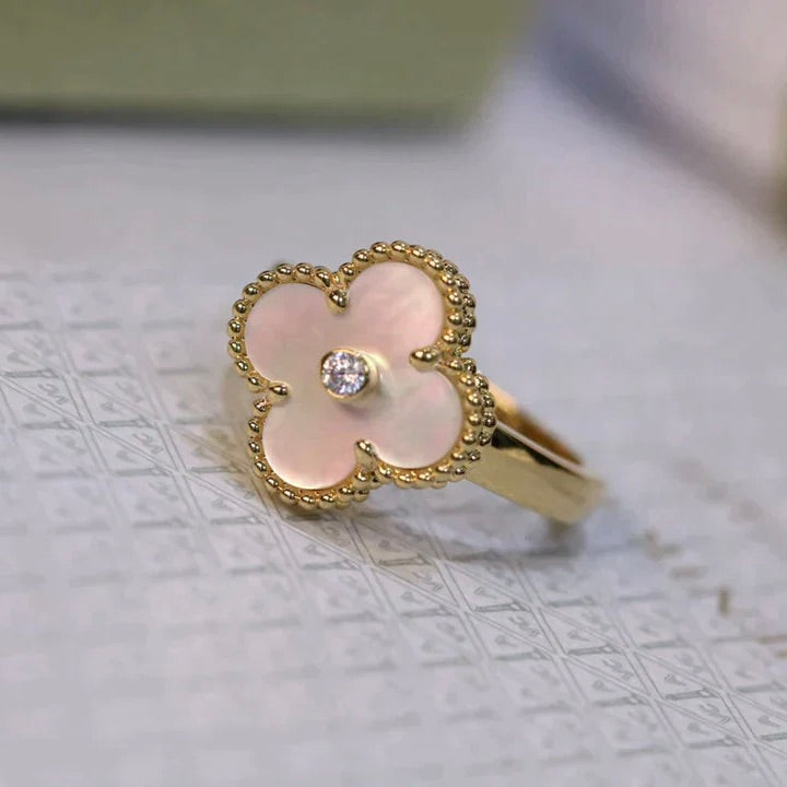 ¡®Glow¡¯CLOVER PINK MOP RING GOLD DIAMOND