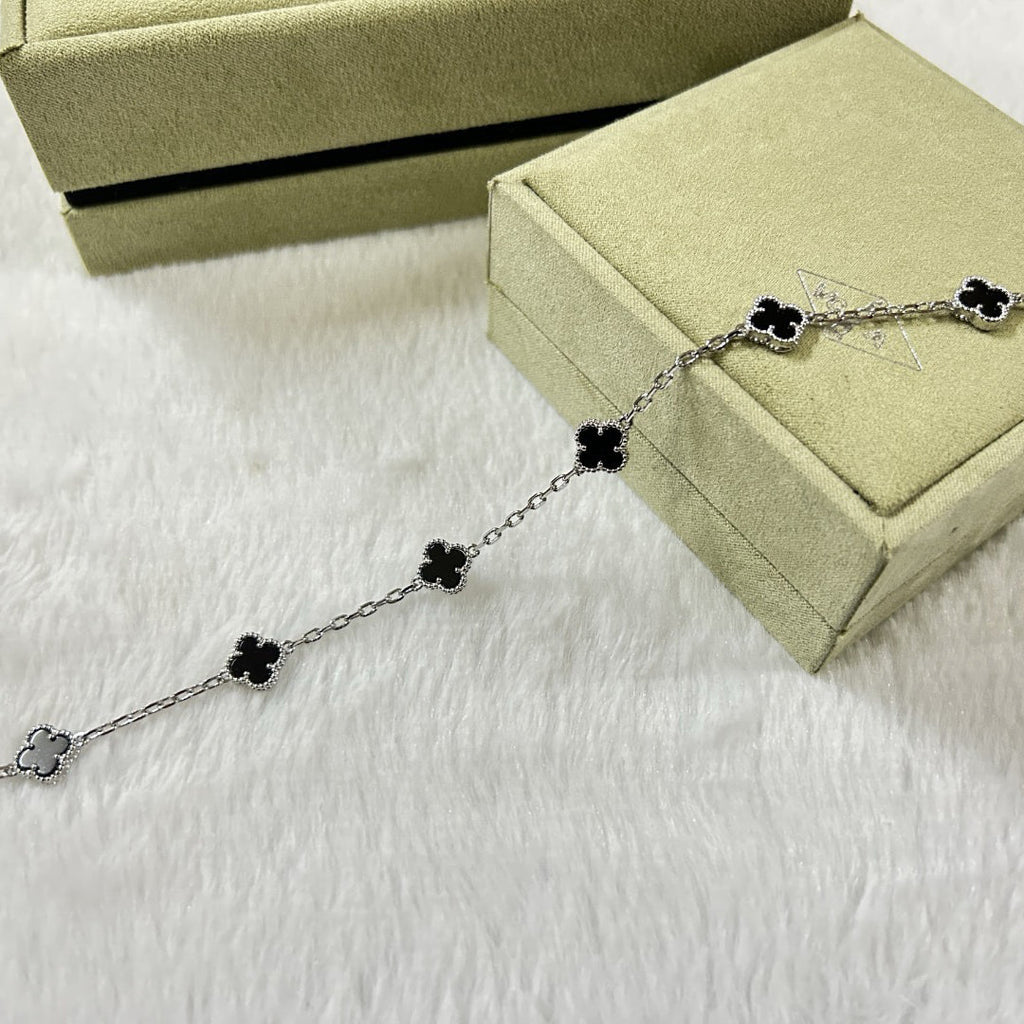 [¡®Glow¡¯]CLOVER 6 MOTIF  ONYXS BRACELET