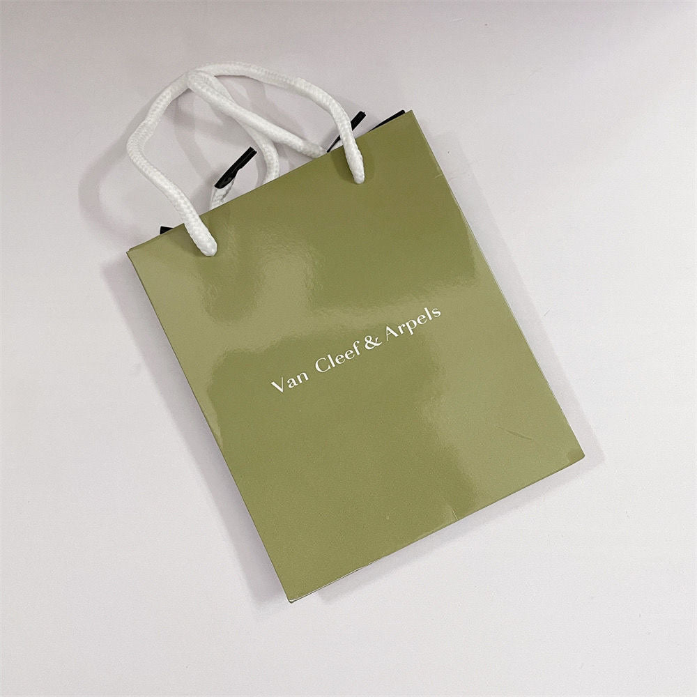 ¡®Glow¡¯VA CLOVER BRACELET NECKLACE RING BOX GIFT BAG