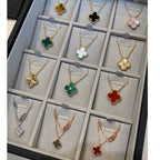 ¡®Glow¡¯CLOVER 15MM CARNELIAN SINGLE FLOWER NECKLACE