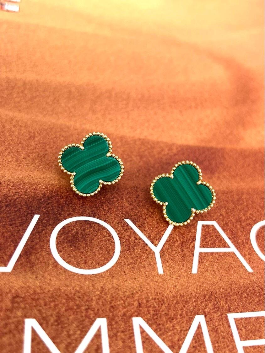 [Glow] CLOVER LARGE (20mm) 1 MOTIFS GREENER MOP STUD EARRINGS