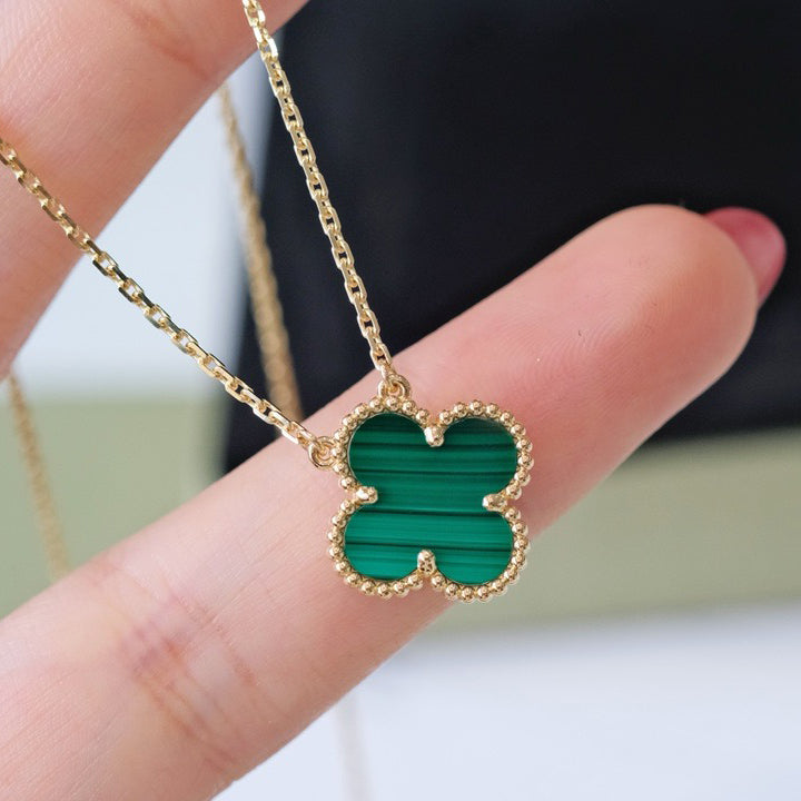 ¡®Glow¡¯CLOVER 15MM MALACHITE SINGLE FLOWER  NECKLACE