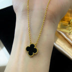 ¡®Glow¡¯CLOVER 15MM BLACK ONYX SINGLE FLOWER NECKLACE