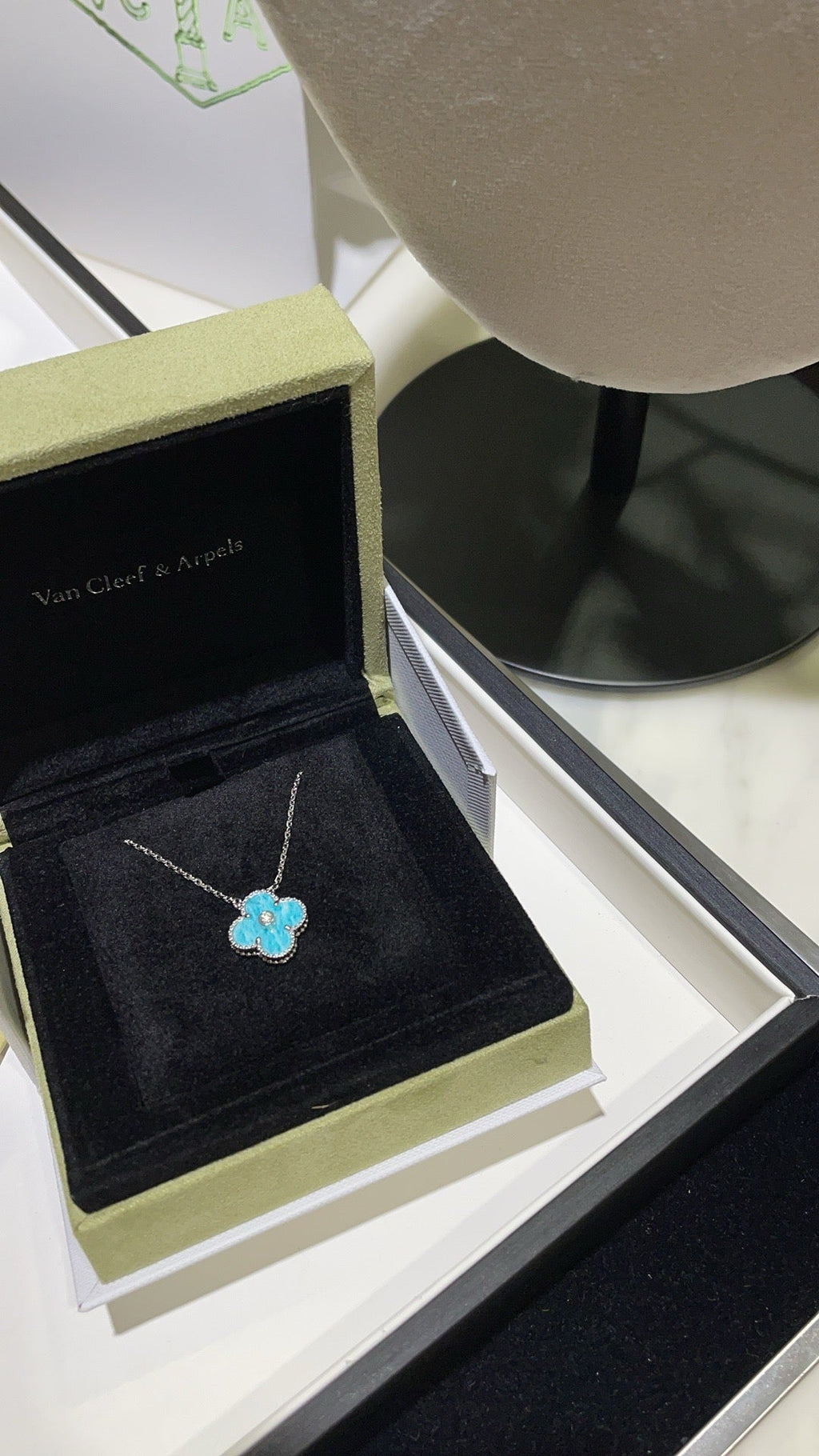 ¡®Glow¡¯CLOVER 15MM DIAMOND SVRES PORCELAIN  NECKLACE SILVER