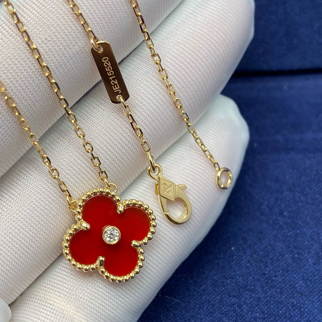 ¡®Glow¡¯CLOVER 15MM DIAMOND CARNELIAN NECKLACE