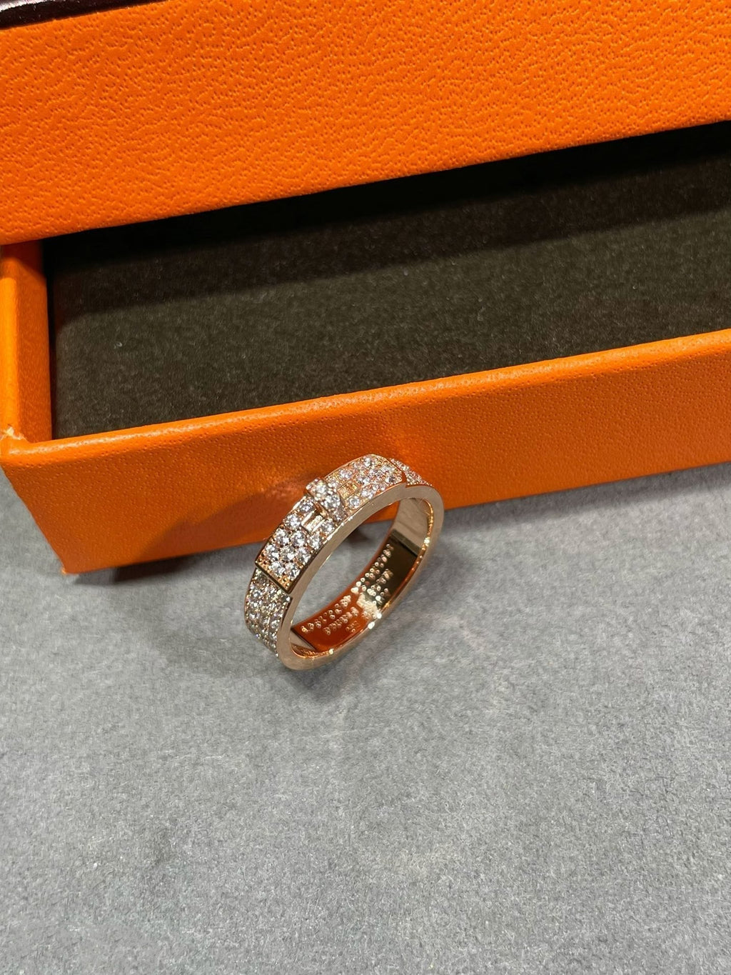 GlowKELLY PINK GOLD DIAMOND RING