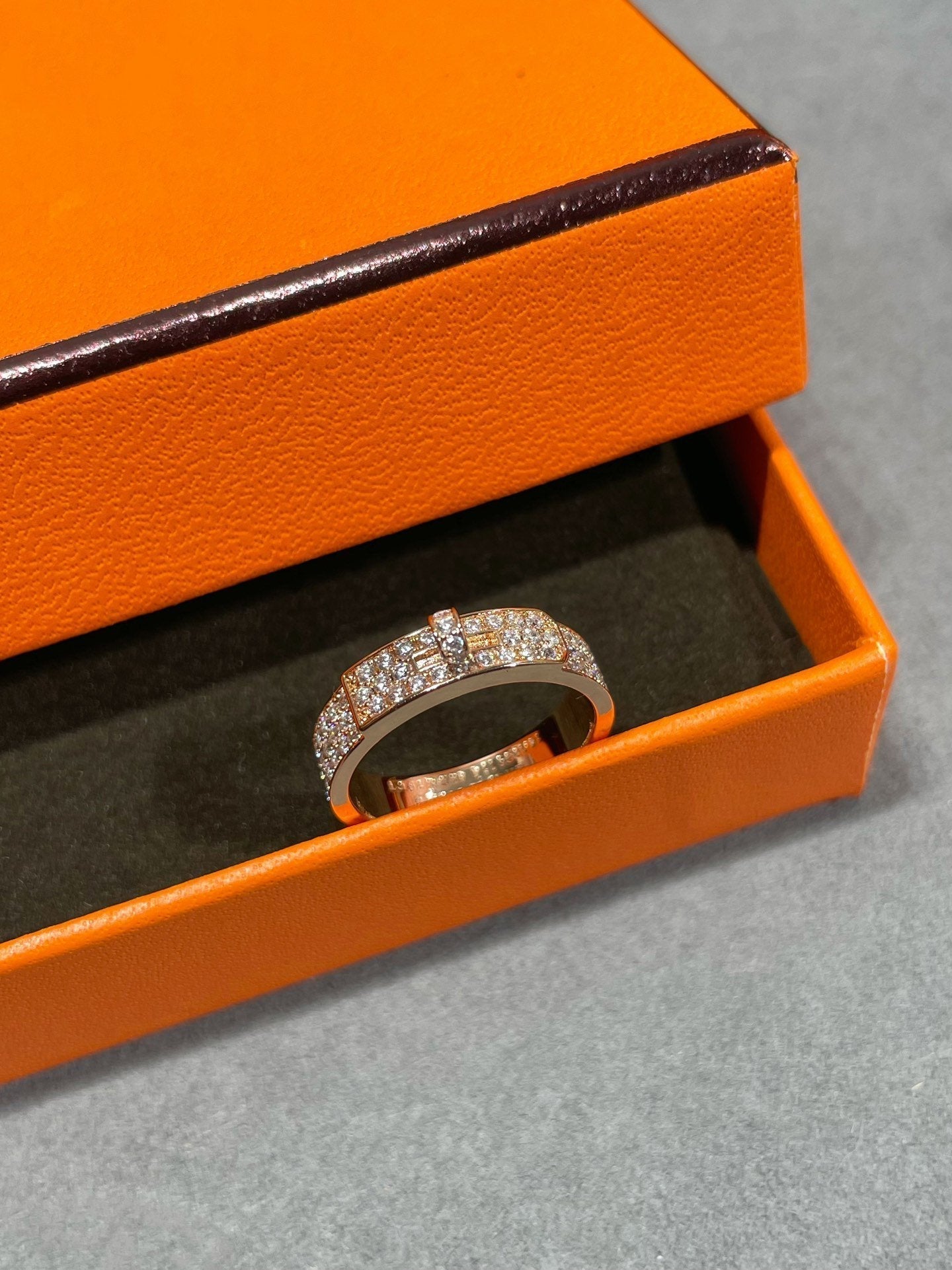 GlowKELLY PINK GOLD DIAMOND RING