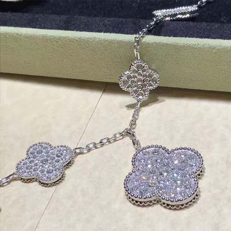 ¡®Glow¡¯CLOVER 6 MOTIFS SILVER DIAMOND BRACELET