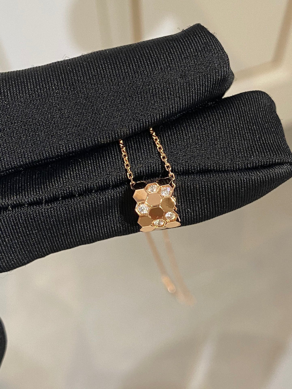 GlowBEE LOVE DIAMOND NECKLACE