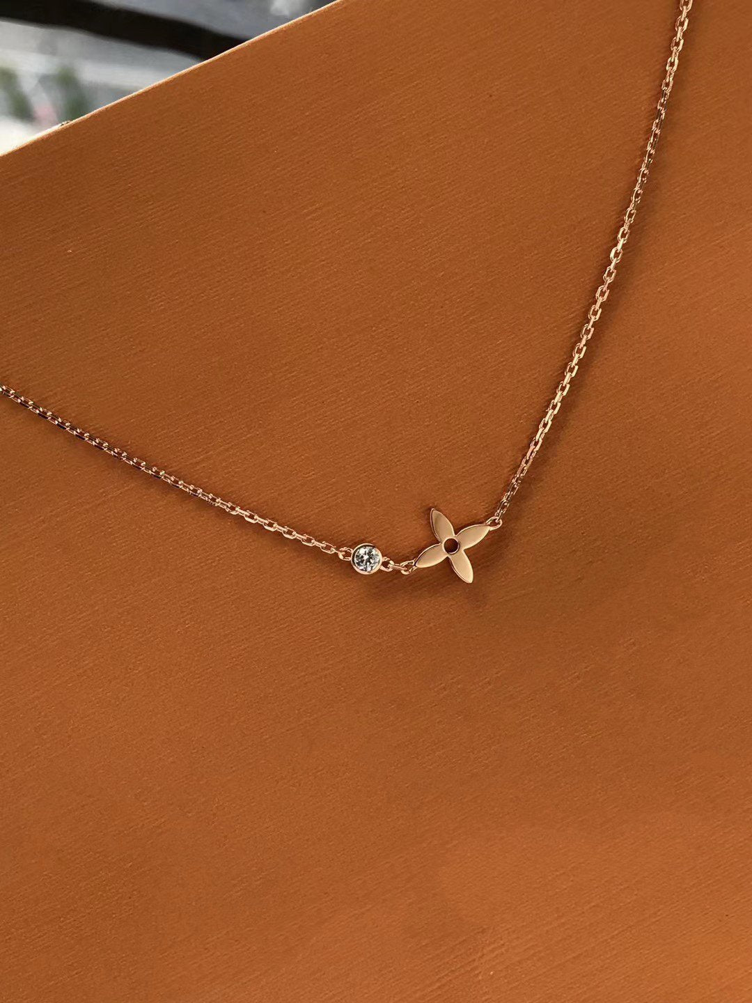 GlowBLOSSOM PENDANT PINK GOLD AND DIAMOND