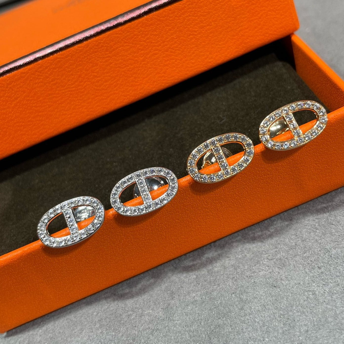 GlowHM FULL DIAMOND PIG NOSE STUD EARRINGS