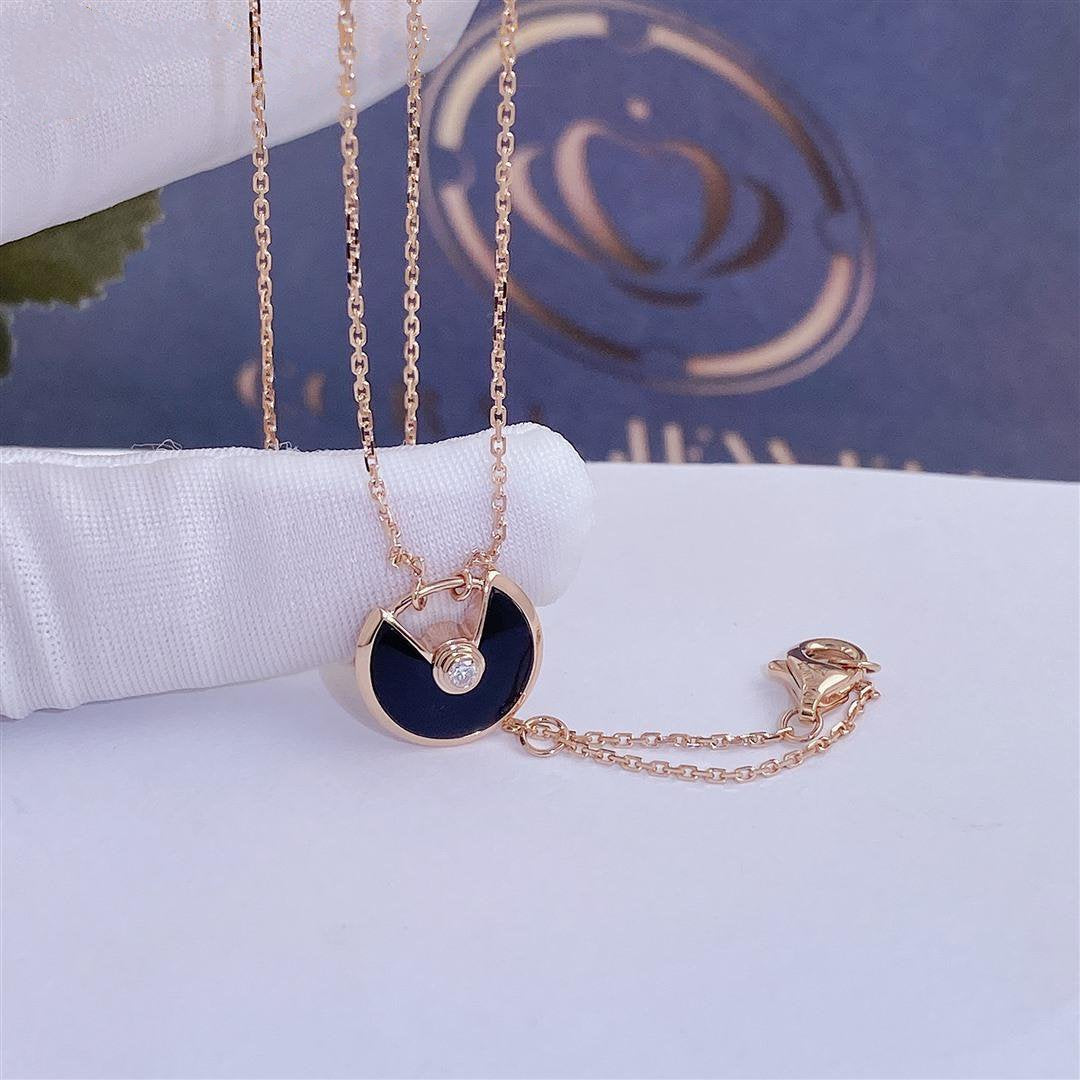 GlowAMULETTE ROSE GOLD ONYX NECKLACE