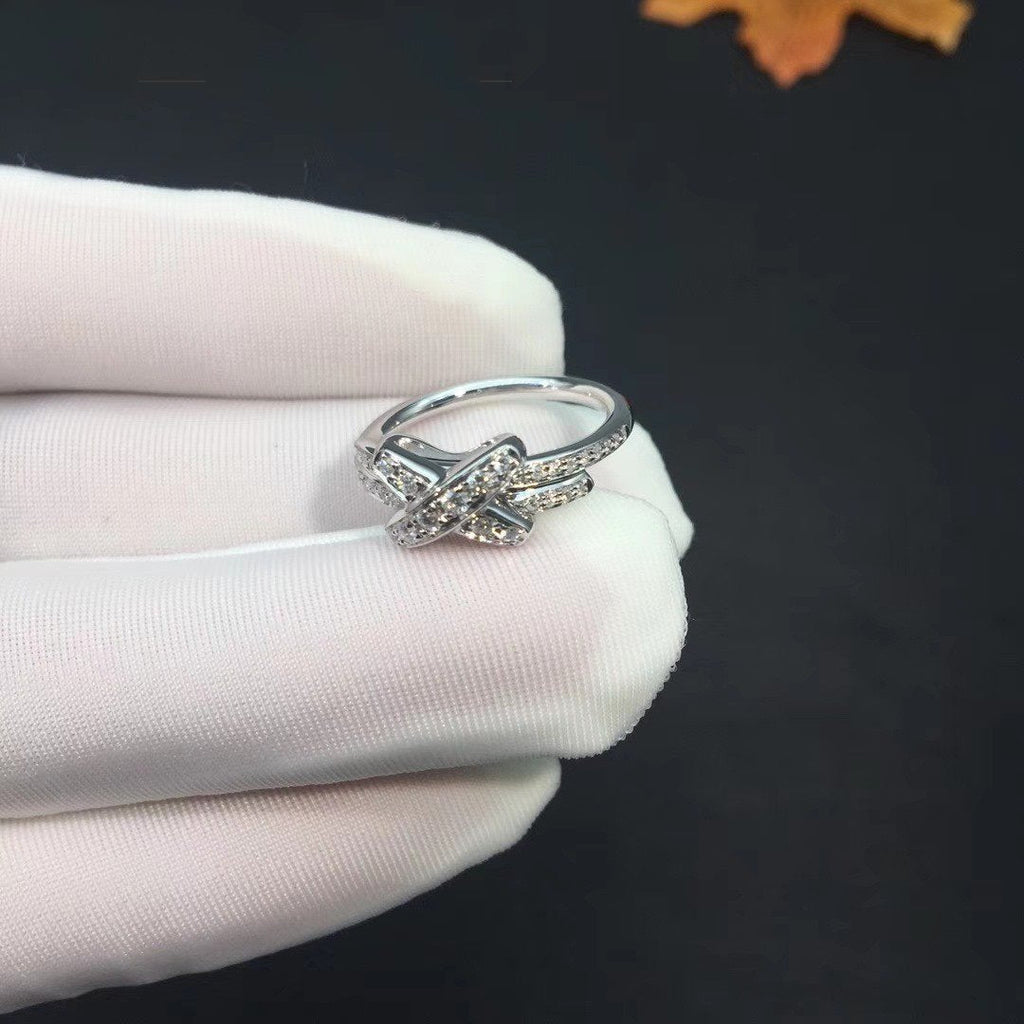 GlowJEUX DE SILVER DIAMOND RING